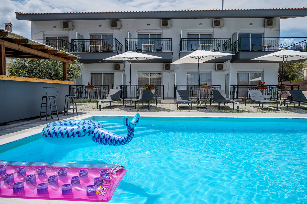 Tiara Holidays - Maritina Studios - bazen
